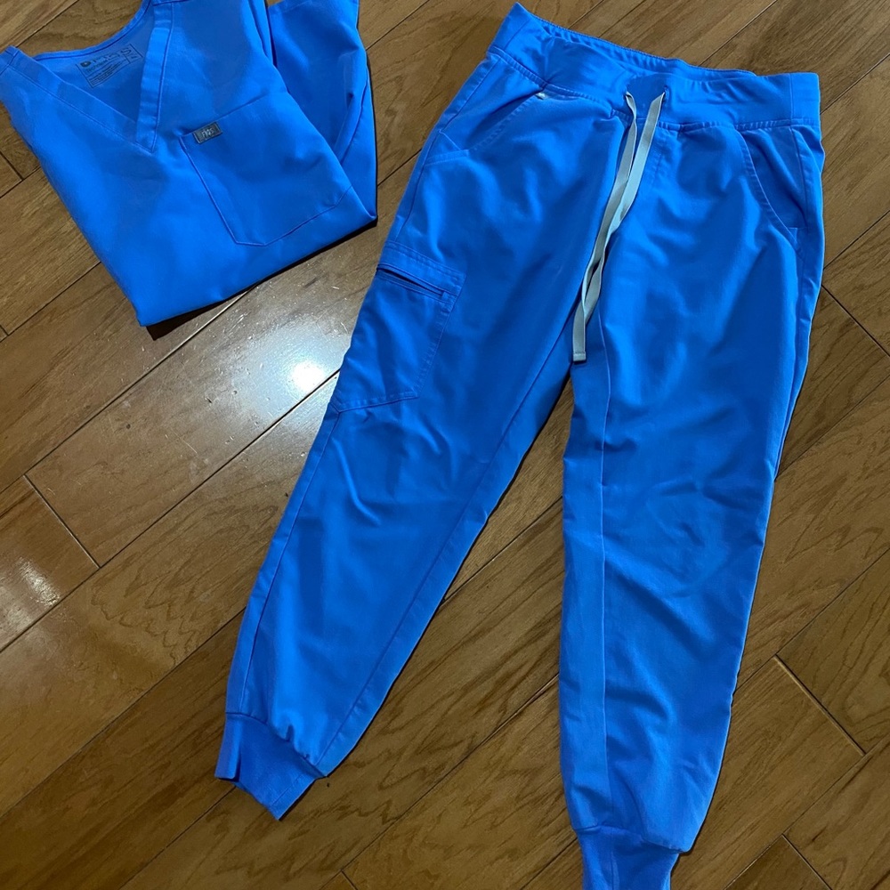 Sold  Figs scrubs set